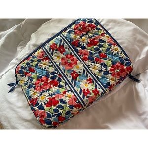 Vera Bradley Laptop Cover in Summer Cottage